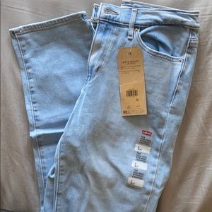 NWT Levi’s high rise straight cropped